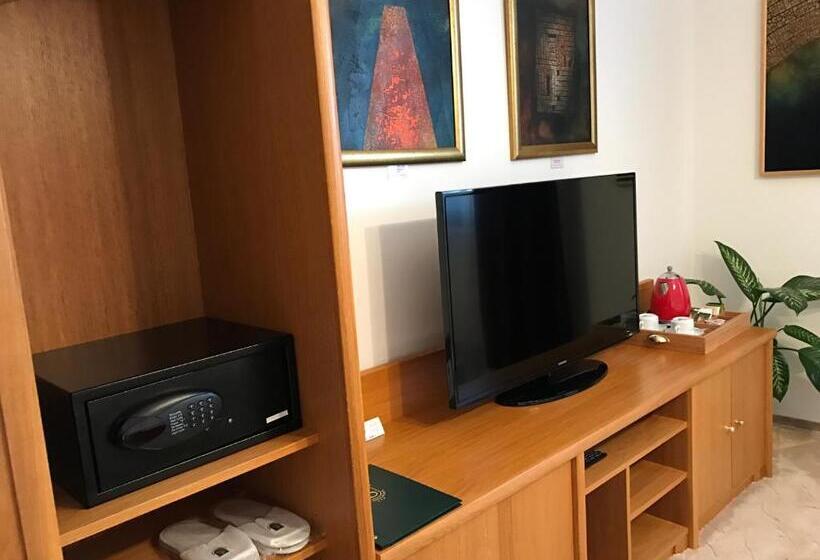 سوییت لوکس, Antik Hotel Sofia