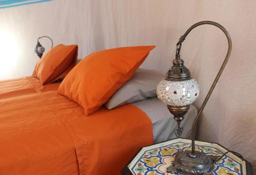 چادر با خدمات رفاهی استاندارد, Casa La Nuez