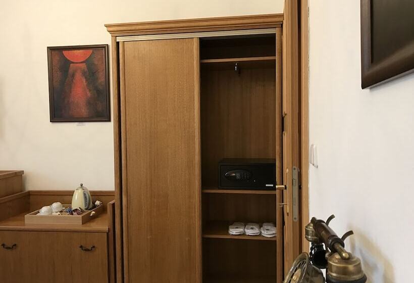 سوییت لوکس, Antik Hotel Sofia