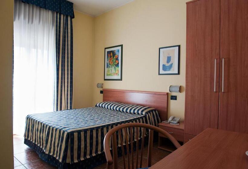 Standard Single Room, Blue Ribbon