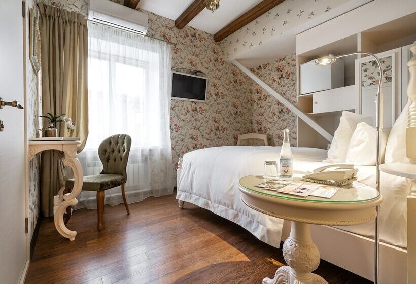 اتاق استاندارد یک نفره, Residence