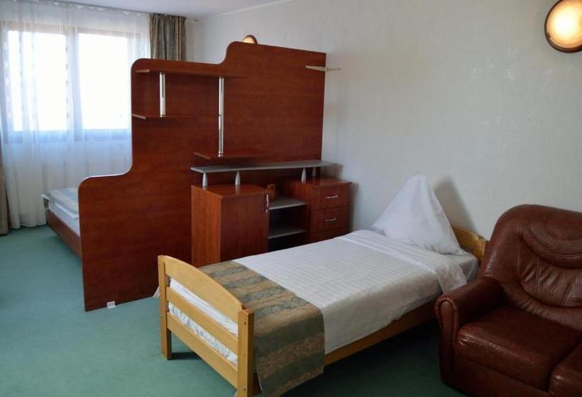 Standard Triple Room, Rusu