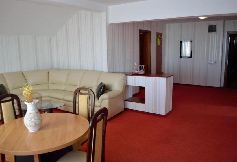 2 Bedroom Suite, Rusu