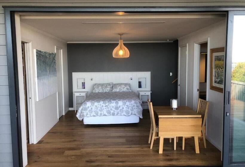 디럭스 테라스 룸 바다 전망, Studio Or Cabin On Whitby