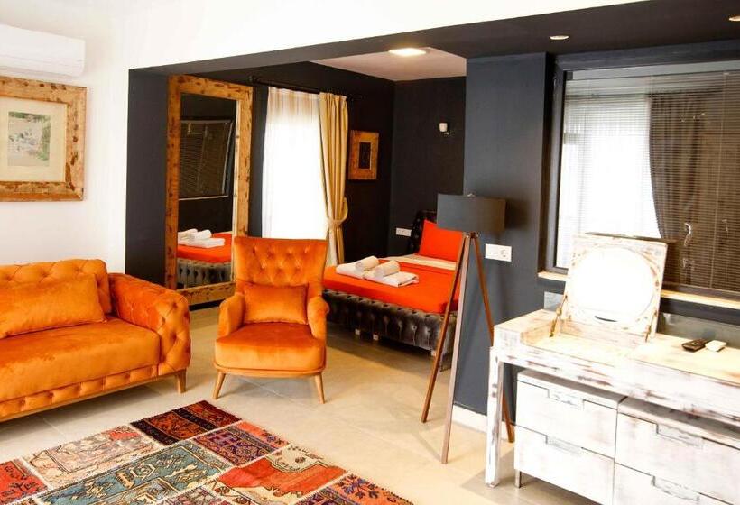 سوییت سوپریور با چشم‌انداز دریا, Sultan Hotel Kalkan