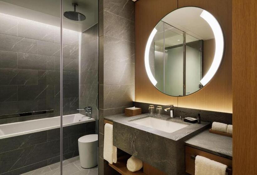 اتاق استاندارد با تخت بزرگ, The Westin Yokohama