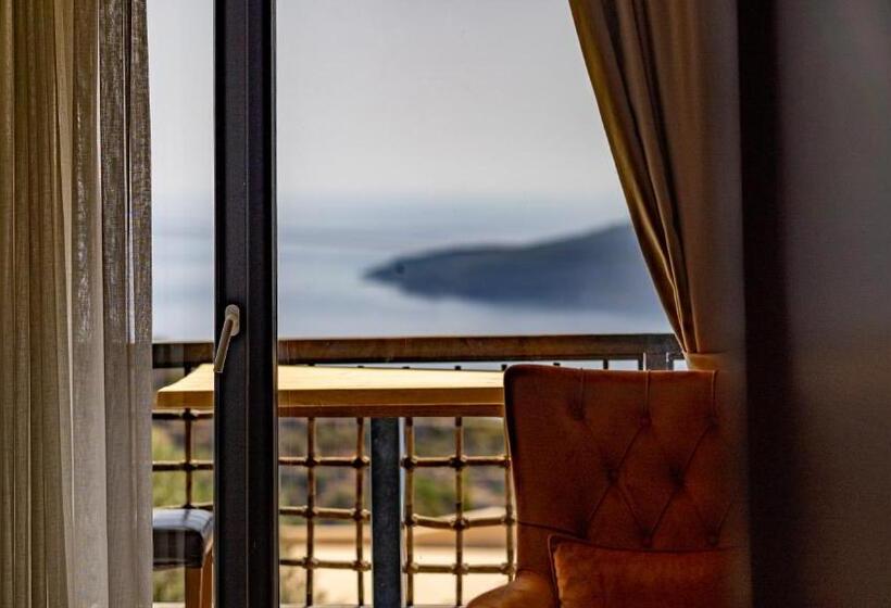 سوییت سوپریور با چشم‌انداز دریا, Sultan Hotel Kalkan