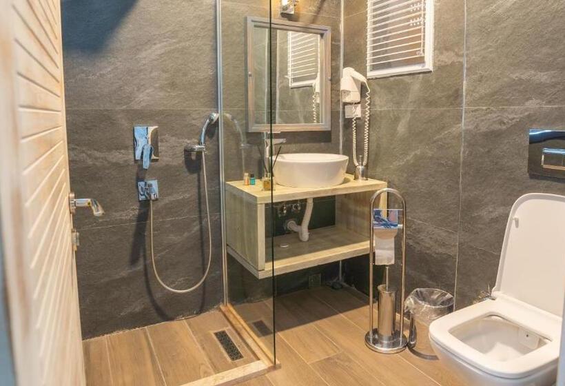 اتاق استاندارد با بالکن و چشم‌انداز دریا, Sultan Hotel Kalkan