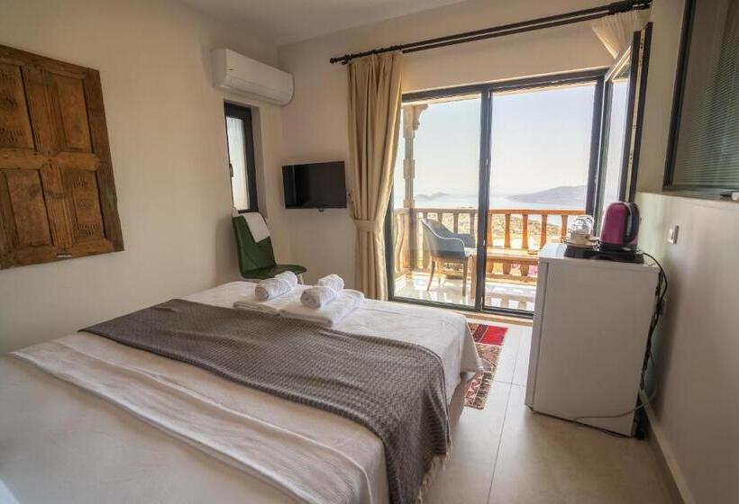 اتاق استاندارد با بالکن و چشم‌انداز دریا, Sultan Hotel Kalkan