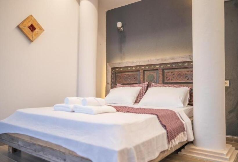 اتاق استاندارد با بالکن و چشم‌انداز دریا, Sultan Hotel Kalkan