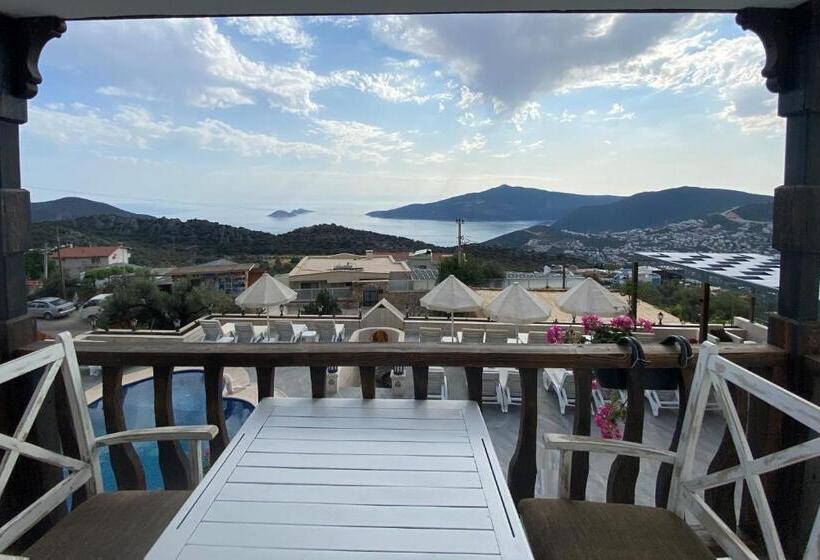 اتاق استاندارد با بالکن و چشم‌انداز دریا, Sultan Hotel Kalkan