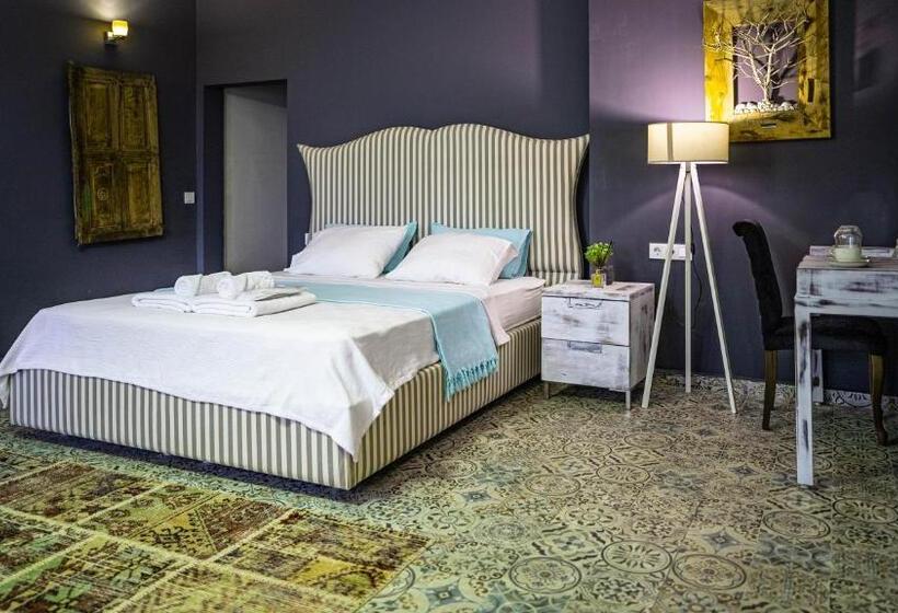 سوییت با چشم‌انداز استخر, Sultan Hotel Kalkan
