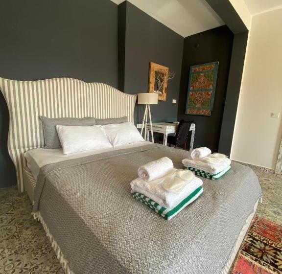 سوییت با چشم‌انداز استخر, Sultan Hotel Kalkan