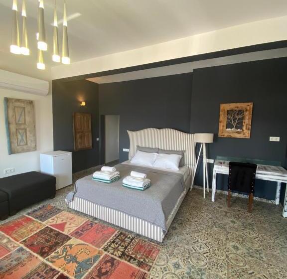 سوییت با چشم‌انداز استخر, Sultan Hotel Kalkan