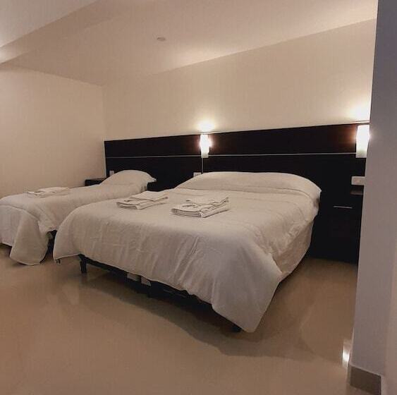 اتاق استاندارد سه نفره, Dinastia Boutique