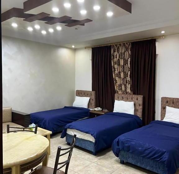 اتاق راحتی سه تخته, Shihan Hotel Suites