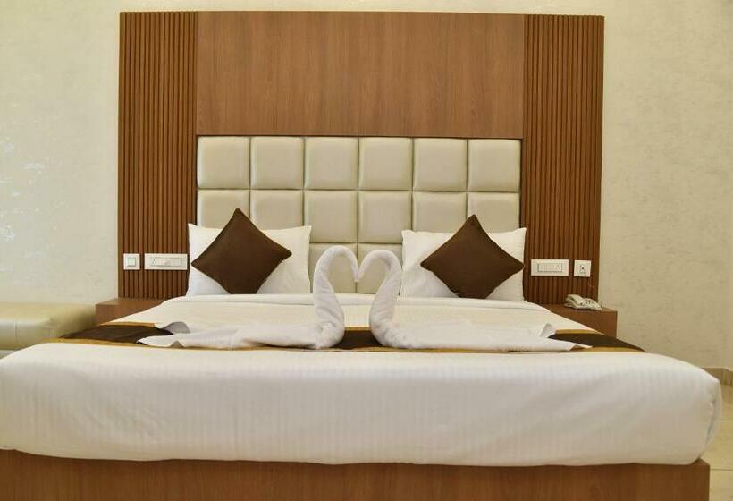اتاق لوکس, Sukhi A Luxury Stay Inn
