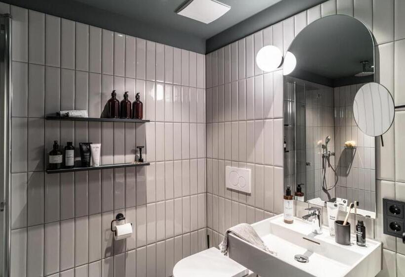 اتاق دوبلکس, Revo Munich