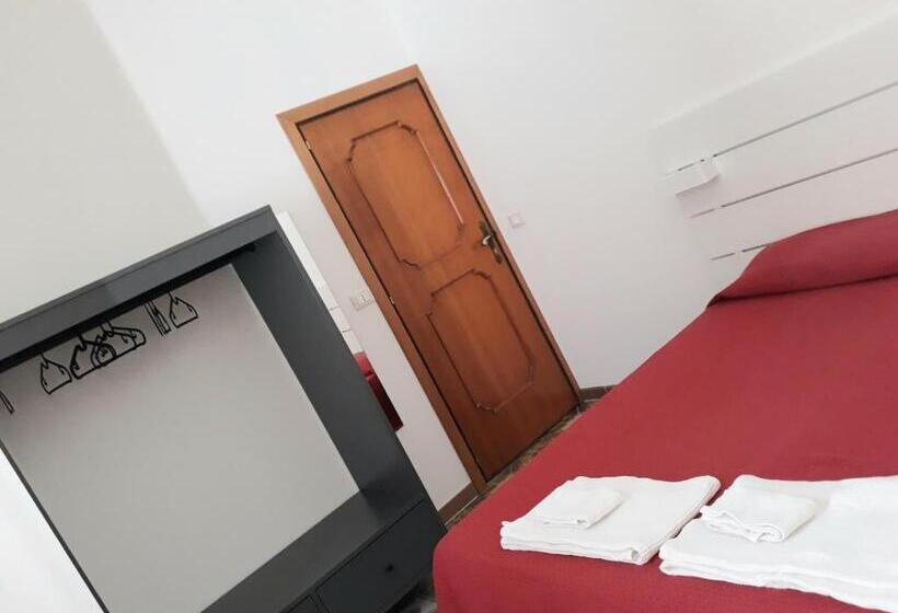 Standard room with outdoor bath, Camere Matrimoniali Sul Lungomare