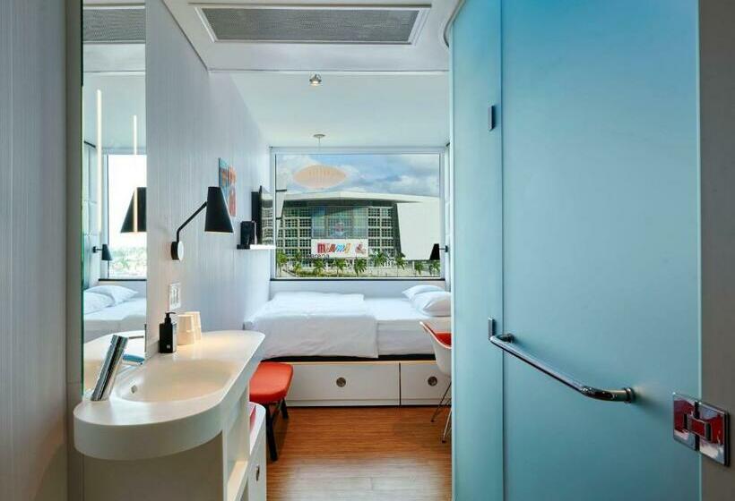 اتاق استاندارد با تخت بزرگ, Citizenm Miami Worldcenter