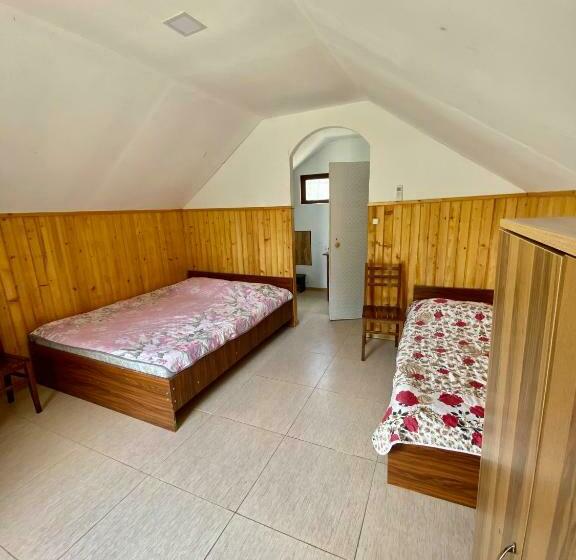 اتاق استاندارد سه نفره, Cabins In Magnetiti, Ureki