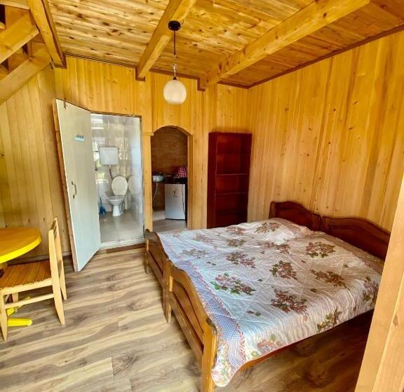 اتاق خانوادگی, Cabins In Magnetiti, Ureki
