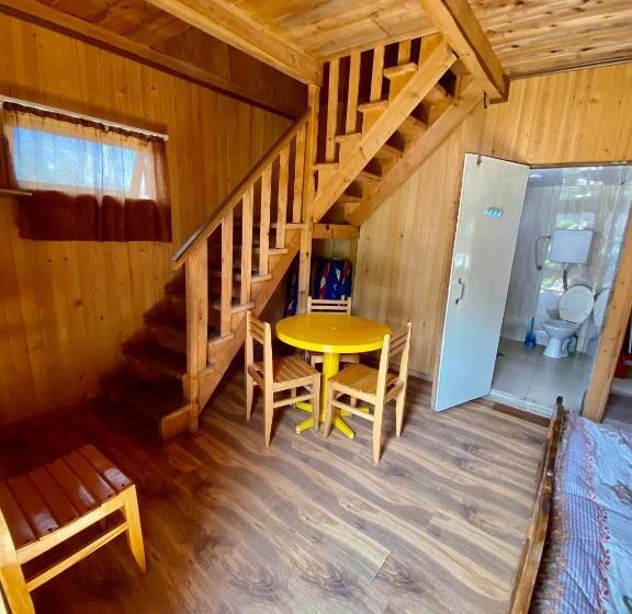 اتاق خانوادگی, Cabins In Magnetiti, Ureki
