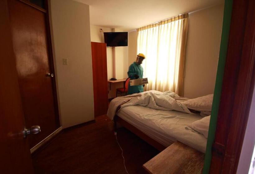 اتاق استاندارد سه نفره, Hostal Coral