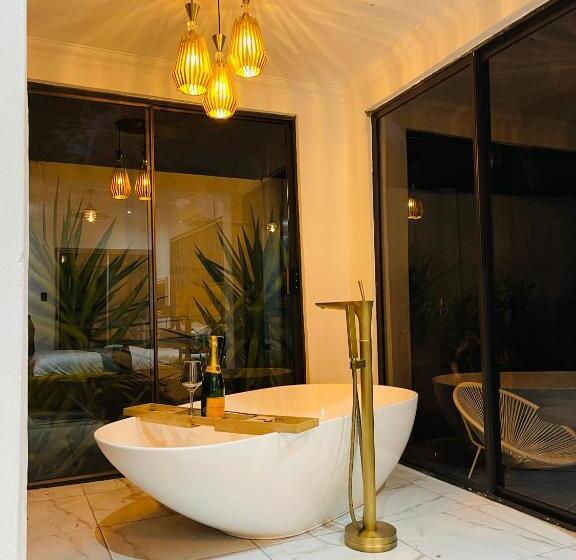 1 Bedroom Penthouse Apartment, 24 On Basil Boutique Luxury