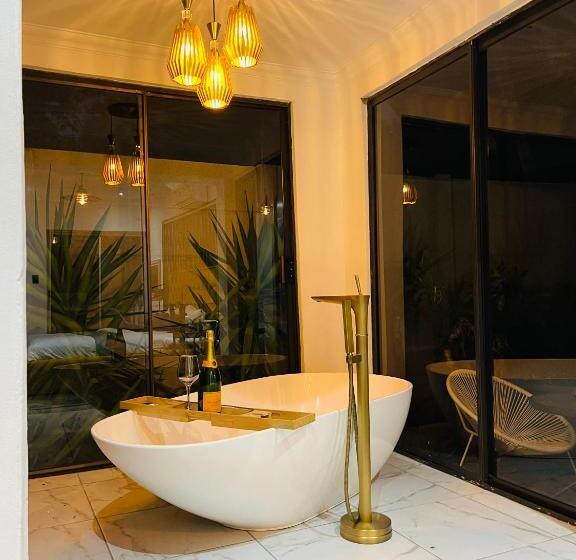 1 Bedroom Penthouse Apartment, 24 On Basil Boutique Luxury