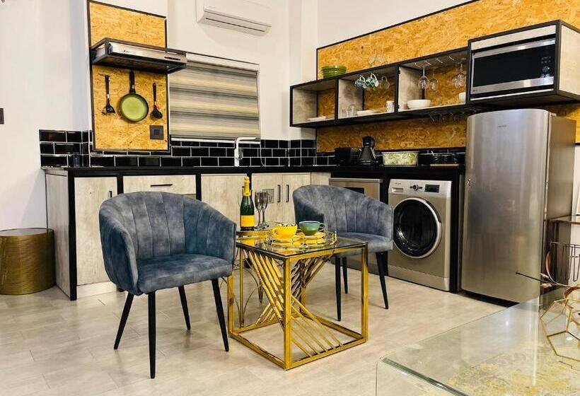 1 Bedroom Penthouse Apartment, 24 On Basil Boutique Luxury