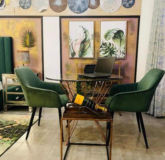 1 Bedroom Penthouse Apartment, 24 On Basil Boutique Luxury