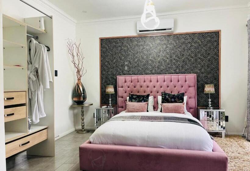 آپارتمان 1 خوابه با چشم‌انداز باغ, 24 On Basil Boutique Luxury