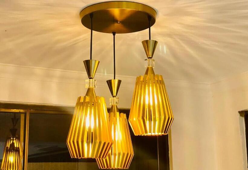 سوئیت پرزیدنت, 24 On Basil Boutique Luxury