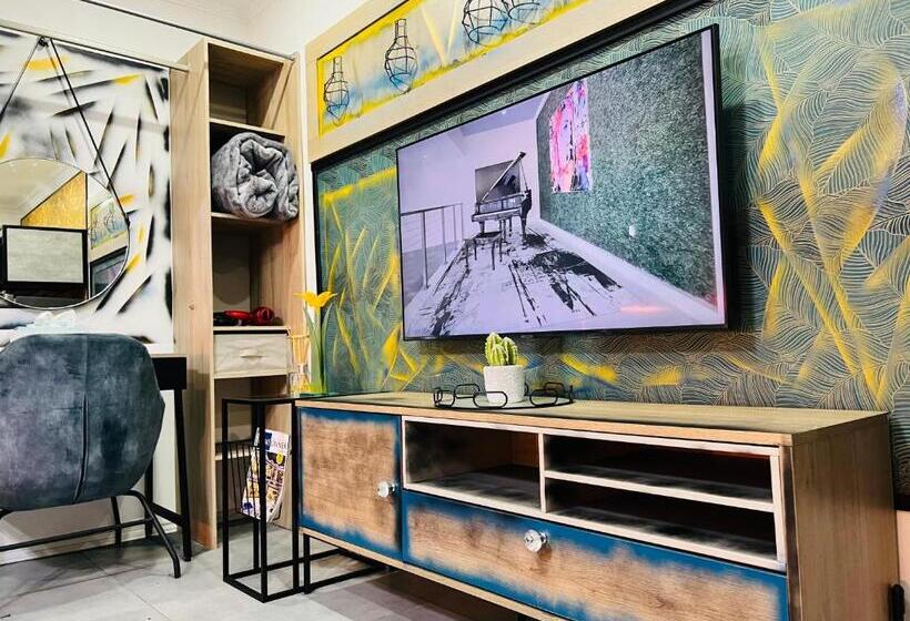 استودیو استاندارد با تخت کینگ, 24 On Basil Boutique Luxury
