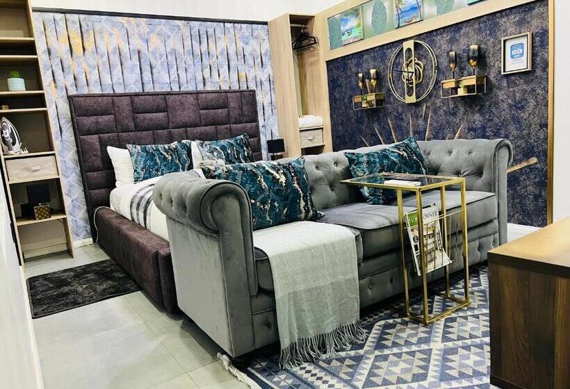 استودیوی استاندارد, 24 On Basil Boutique Luxury