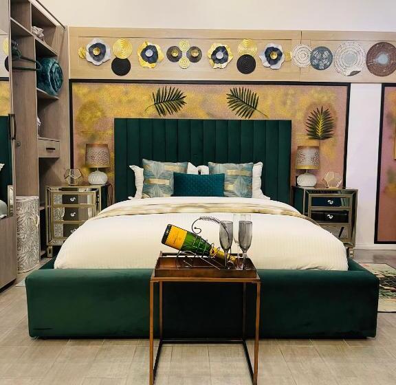 1 Bedroom Penthouse Apartment, 24 On Basil Boutique Luxury