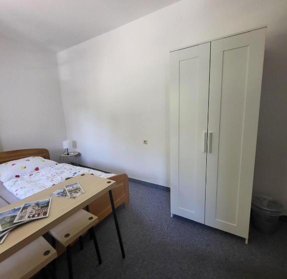 Standard room with outdoor bath, Gasthaus Staufenbrücke