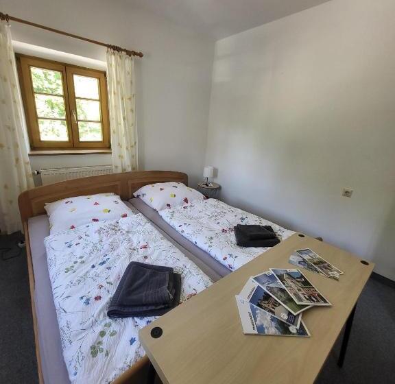 Standard room with outdoor bath, Gasthaus Staufenbrücke