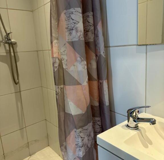 اتاق استاندارد یک نفره, Hôtel Doré