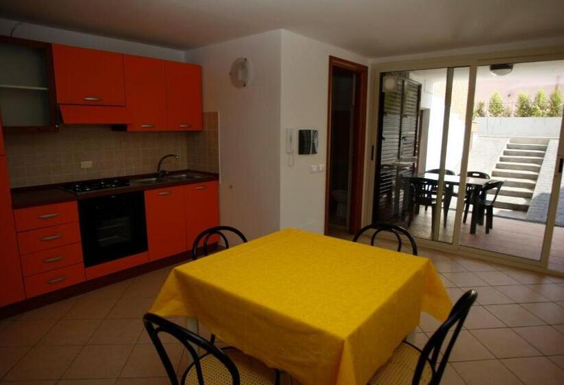 آپارتمان 1 خوابه همکف, Residence Gualtieri