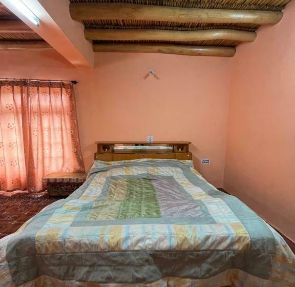 اتاق لوکس با بالکن, Napishu Guest House