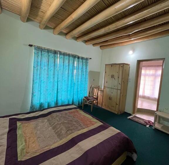 اتاق لوکس, Napishu Guest House