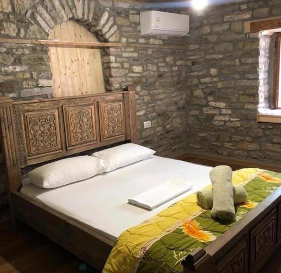 اتاق خانوادگی, Guri Guesthouse
