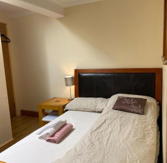 基本间, Edinb&b