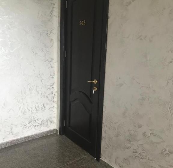 سوییت خانوادگی, Nani S Sweet Home