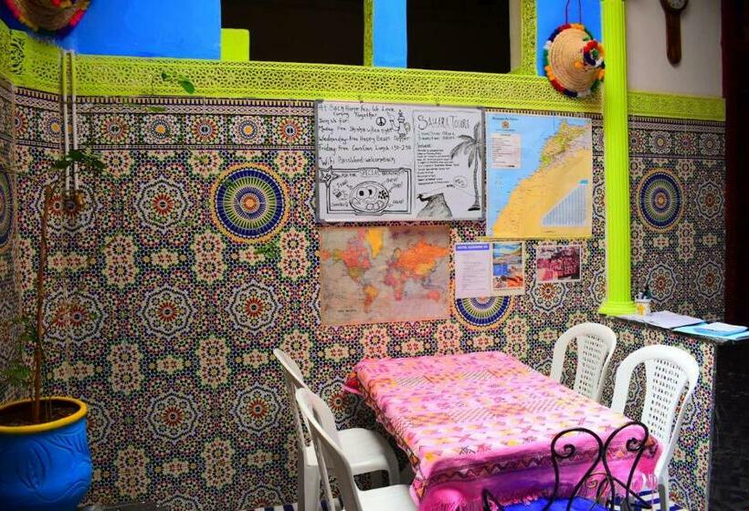 اتاق اکونومی, Backhome Fez
