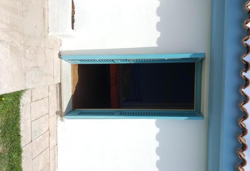 اتاق راحتی, Li Piri