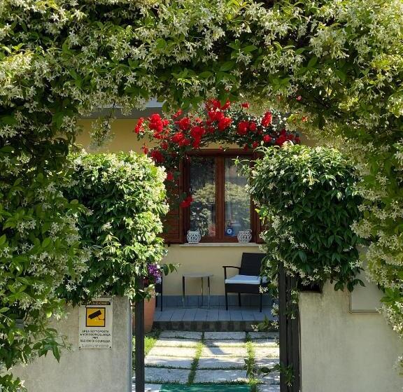 اتاق لوکس چهار تخته, Villa Dei Cedri