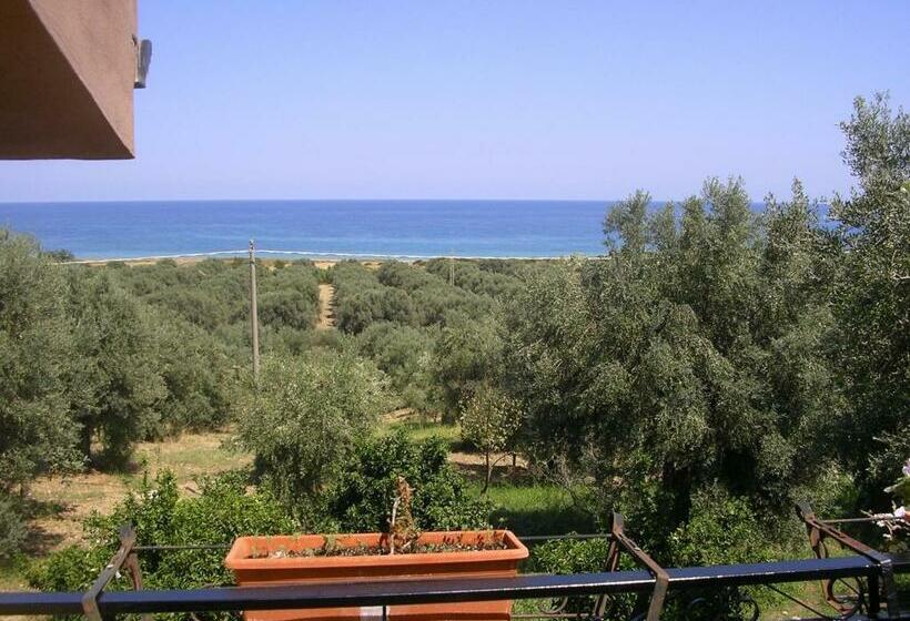 آپارتمان 1 خوابه با تراس, Agriturismo Torre Rinusa